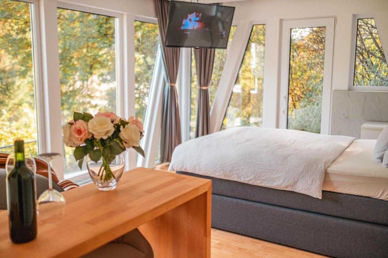 Bungalow im Schwarzwald auf wunderschönem Anwesen Neubulach Exterior foto